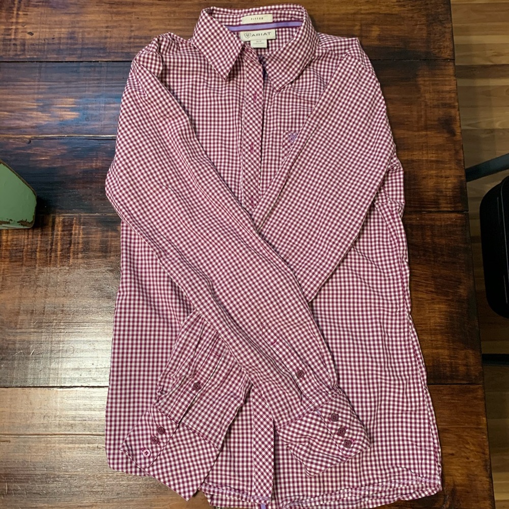 Women’s Fitted Ariat Button Down